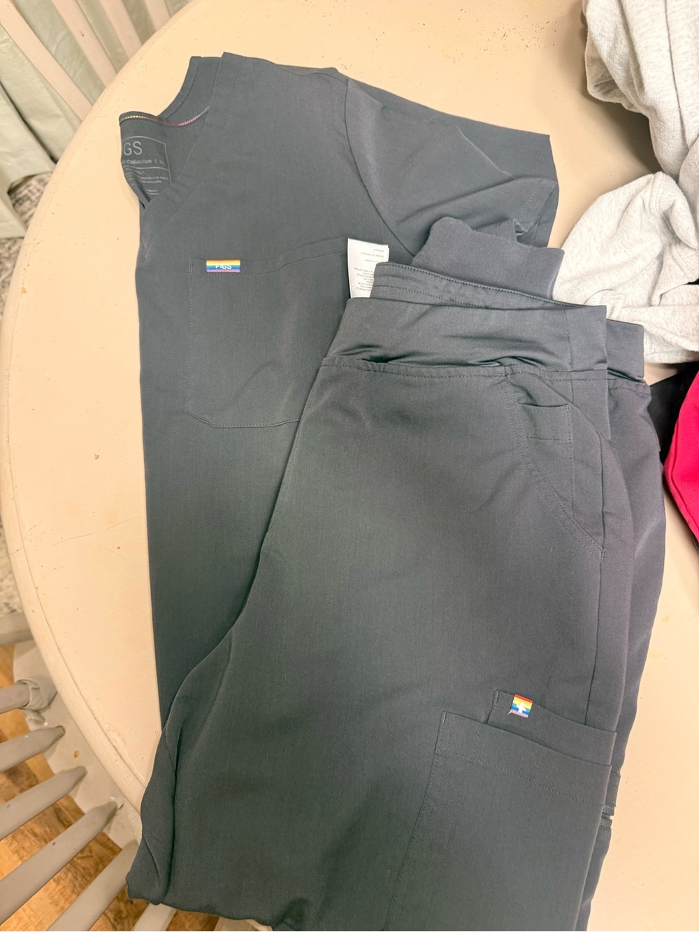 Figs Charcoal Pride edition set - XL